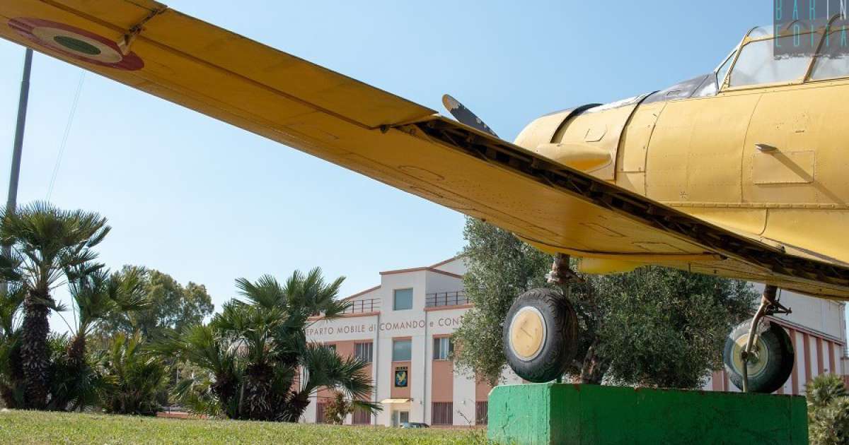 Viaggio nel Quartier generale dell'Aeronautica: quello che fu il primo aeroporto di Bari
